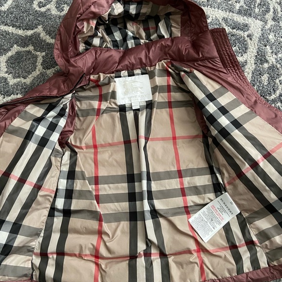 Burberry Kids Puffer Jacket in Burgundy - Picture 5 of 12